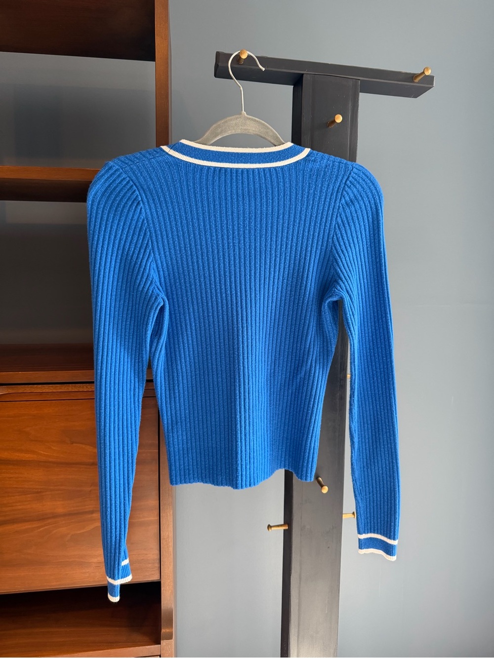 Express Ribbed V-Neck Sweater - Picture 2 of 2